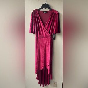 NWT Burgundy velvet high-low wrap dress
LuLus 
Size L